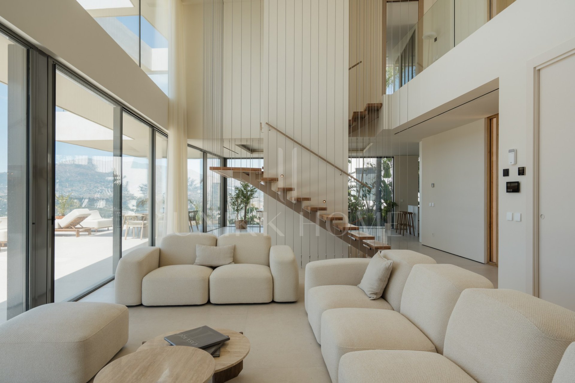Villa de diseño con vistas panorámicas en La Cala Golf