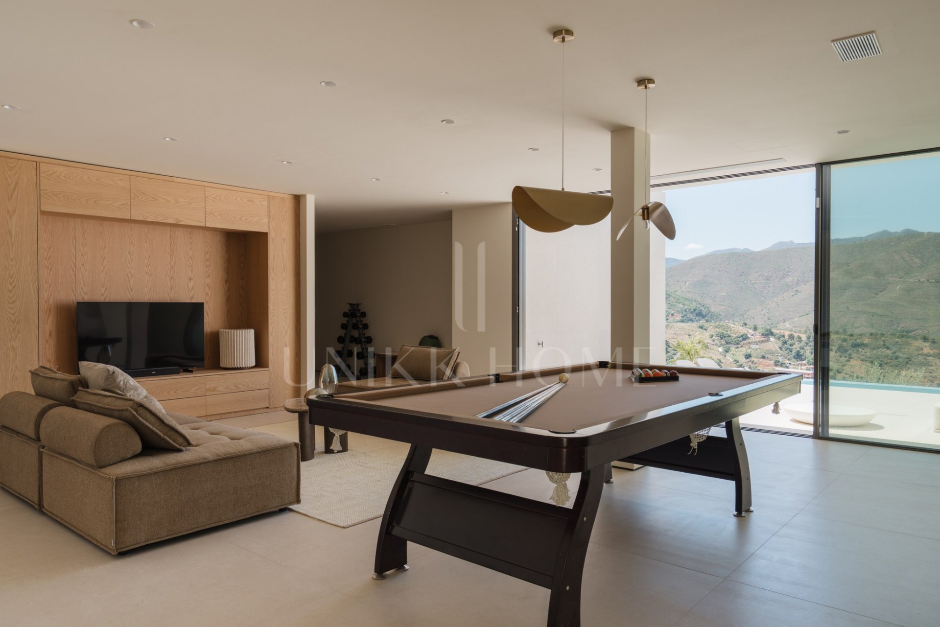 Villa de diseño con vistas panorámicas en La Cala Golf