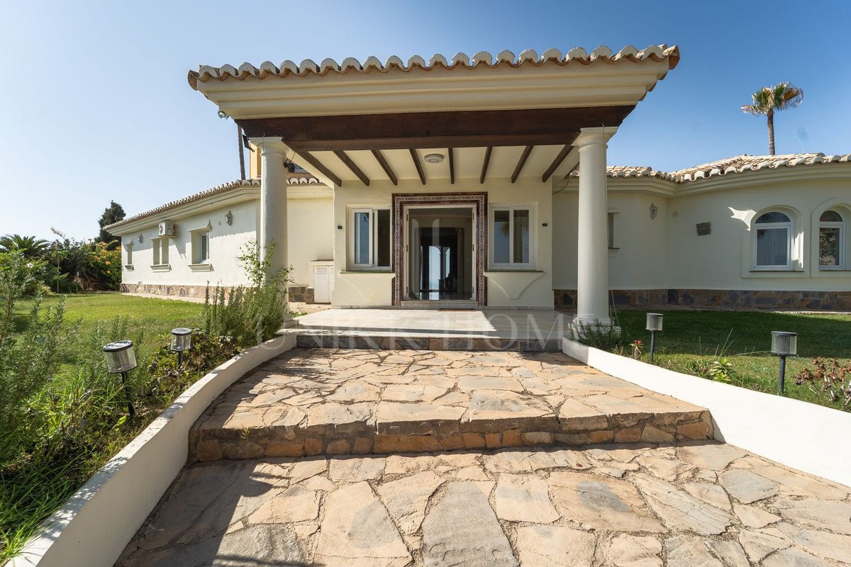 FANTASTICA VILLA A 20 MINUTOS DE MARBELLA