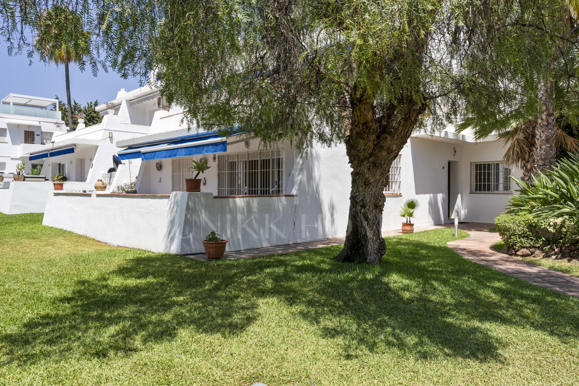 WALKING DISTANCE PUERTO BANUS