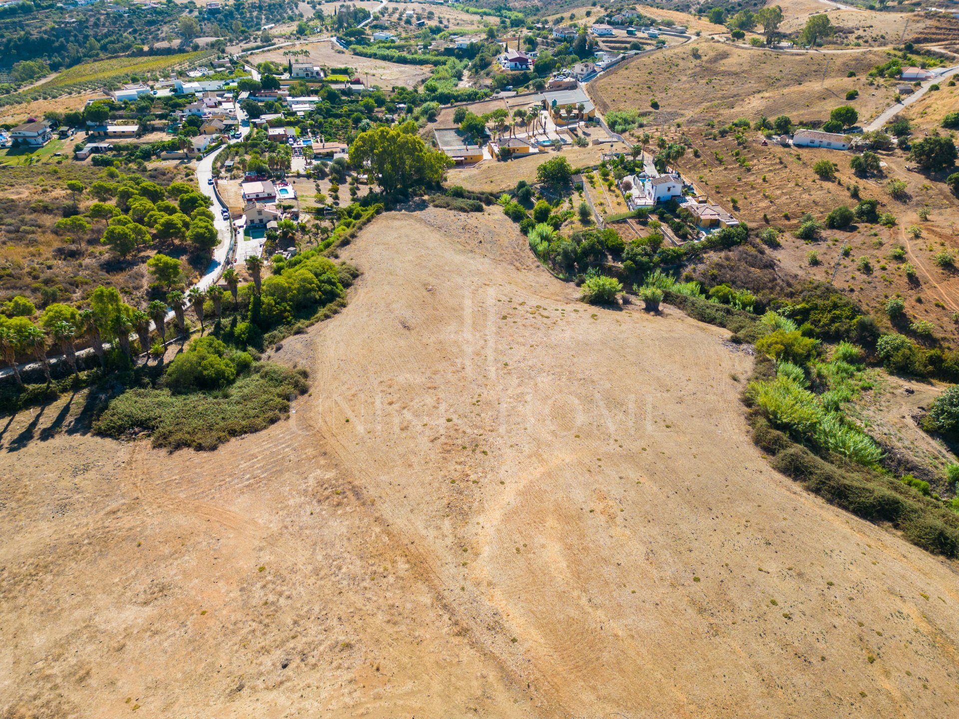 AMAZING EQUESTRIAN PROPERTY 15 MINUTES FROM THE BEACH