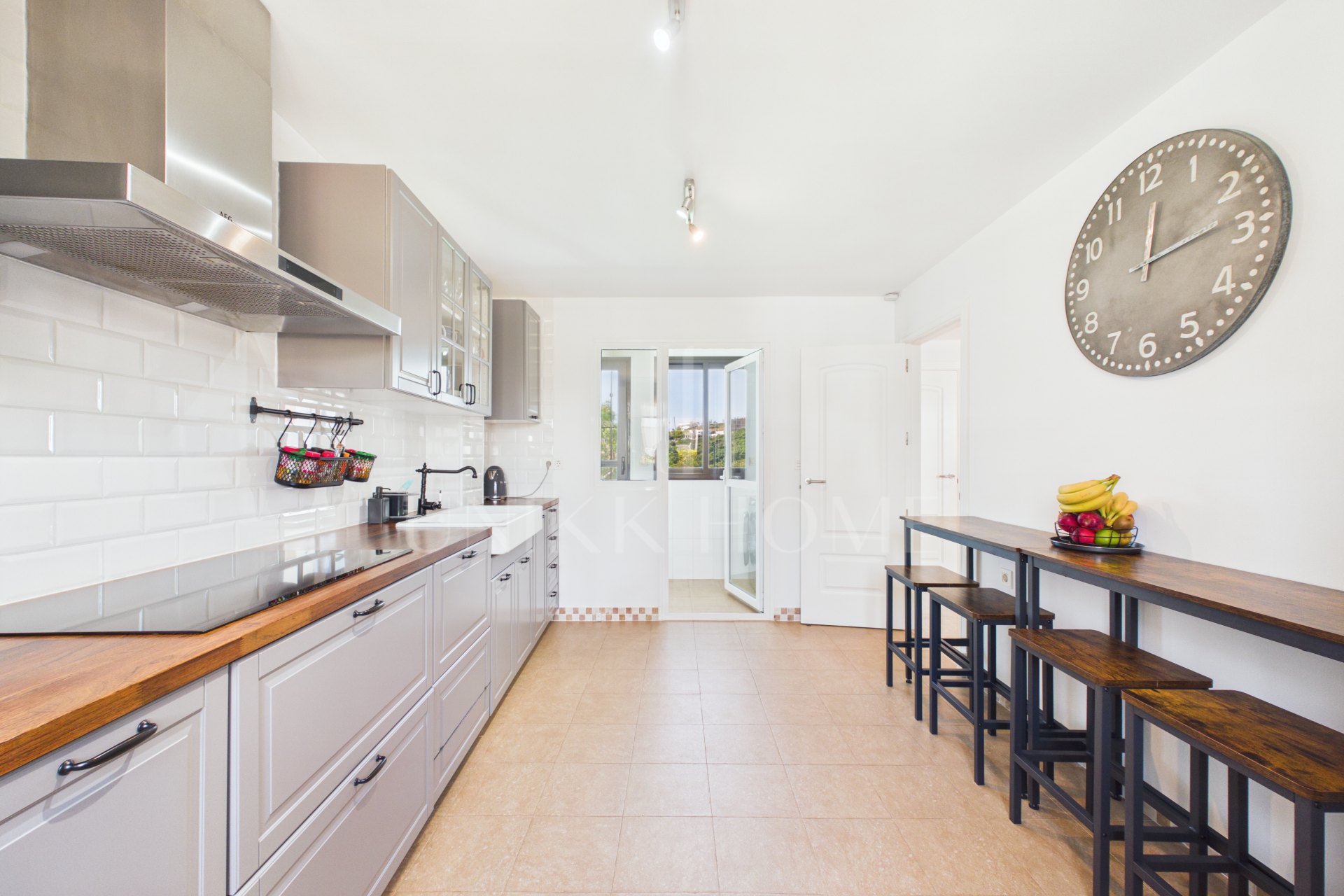 Stunning townhouse next to the prestigious La Hacienda Alcaidesa Golf