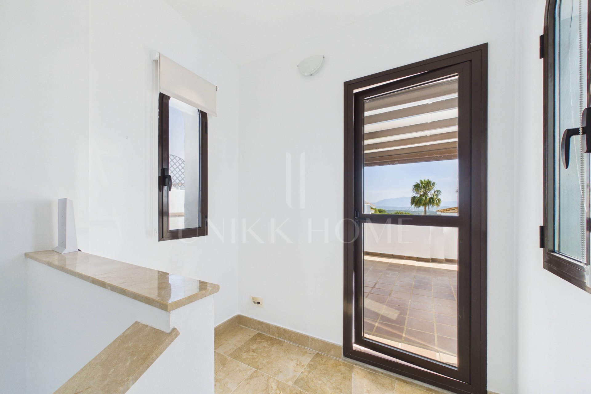 Stunning townhouse next to the prestigious La Hacienda Alcaidesa Golf