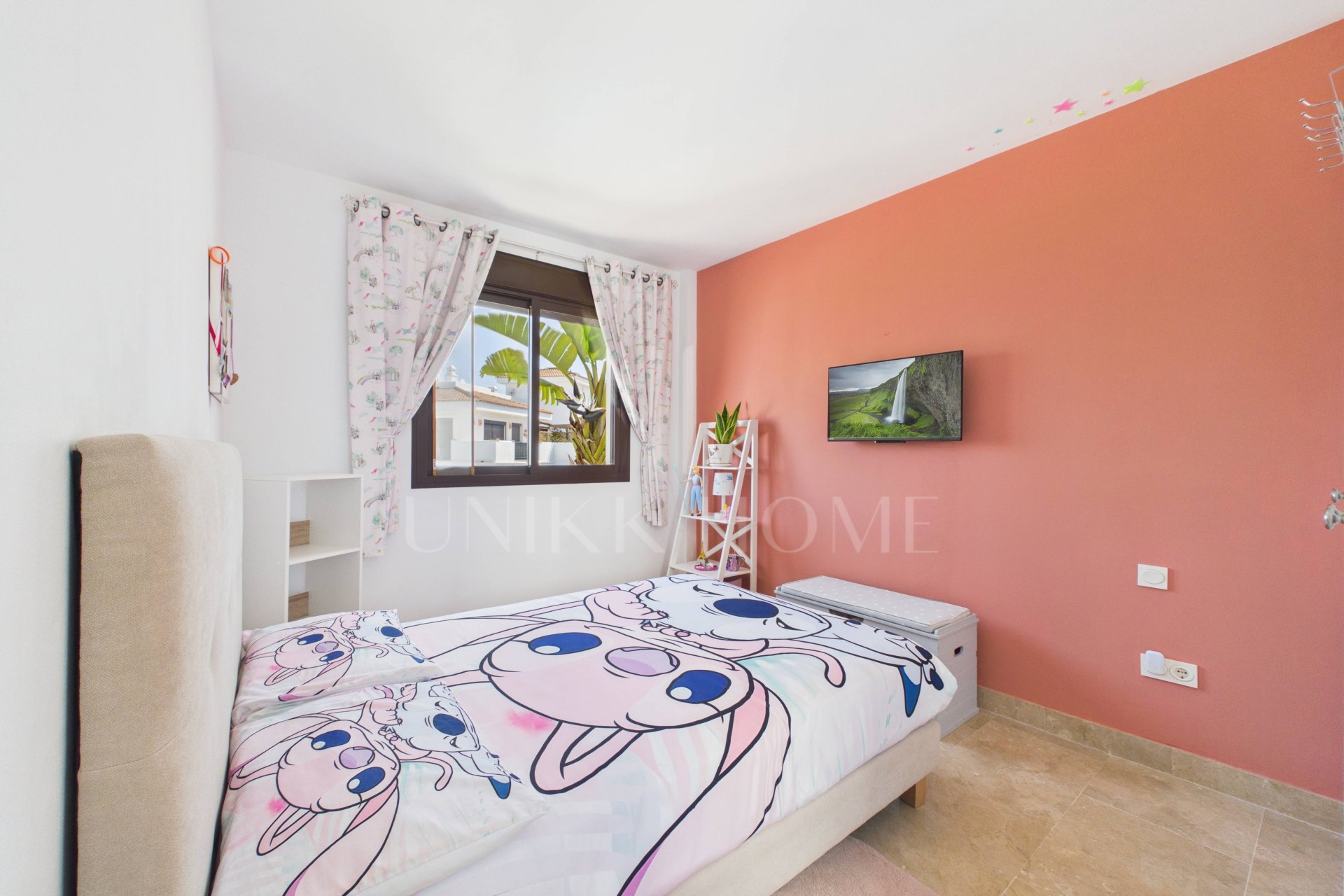 Stunning townhouse next to the prestigious La Hacienda Alcaidesa Golf