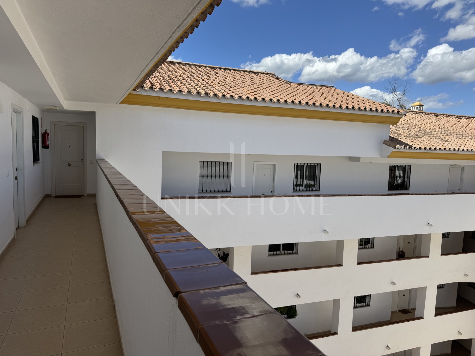 Amplio ático de 3 dormitorios situado en el corazón De San Pedro de Alcántara, Marbella