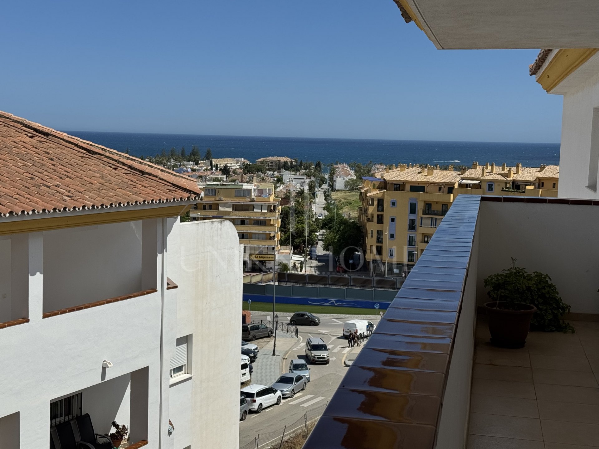 Amplio ático de 3 dormitorios situado en el corazón De San Pedro de Alcántara, Marbella