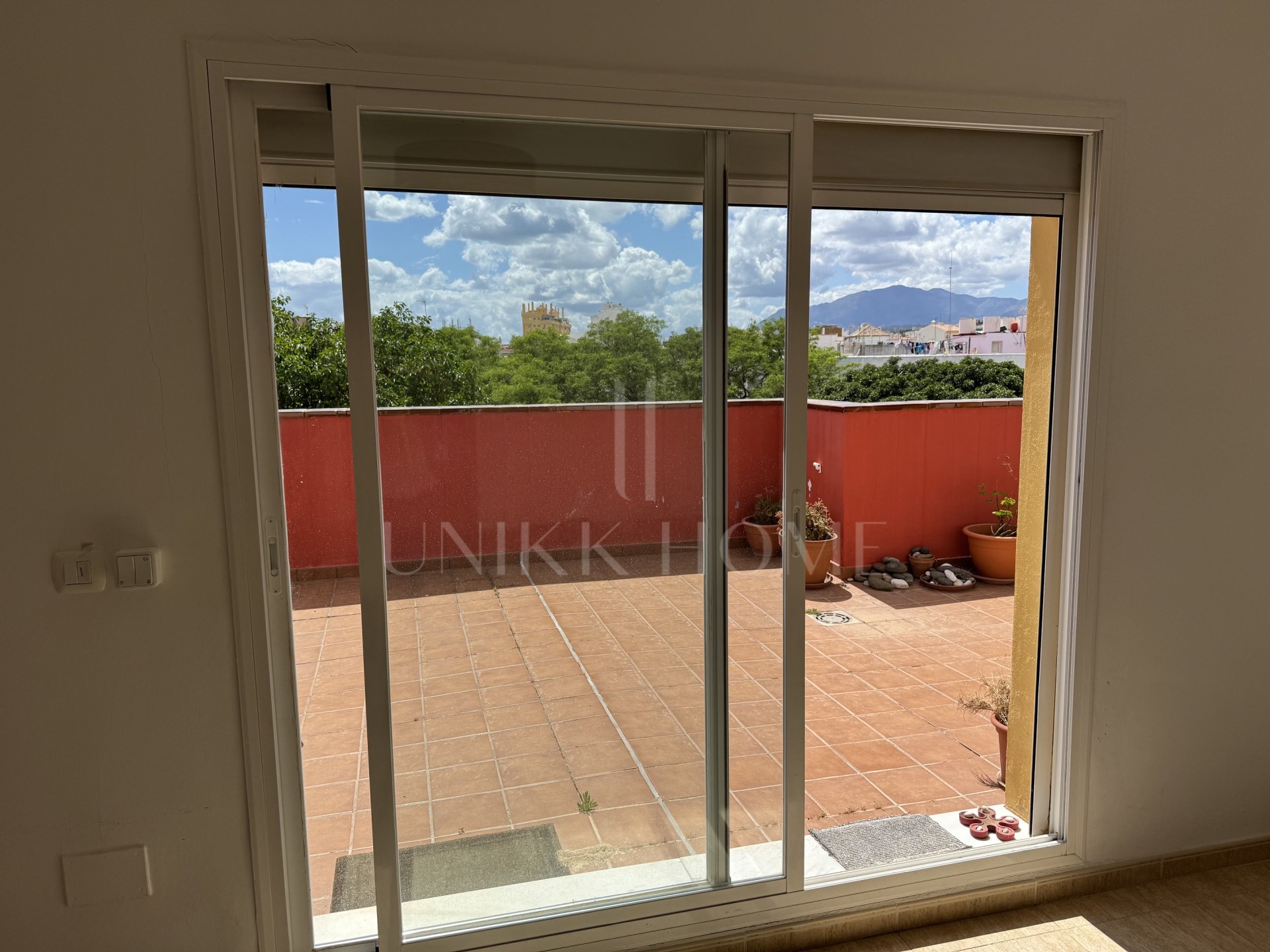 Amplio ático de 3 dormitorios situado en el corazón De San Pedro de Alcántara, Marbella