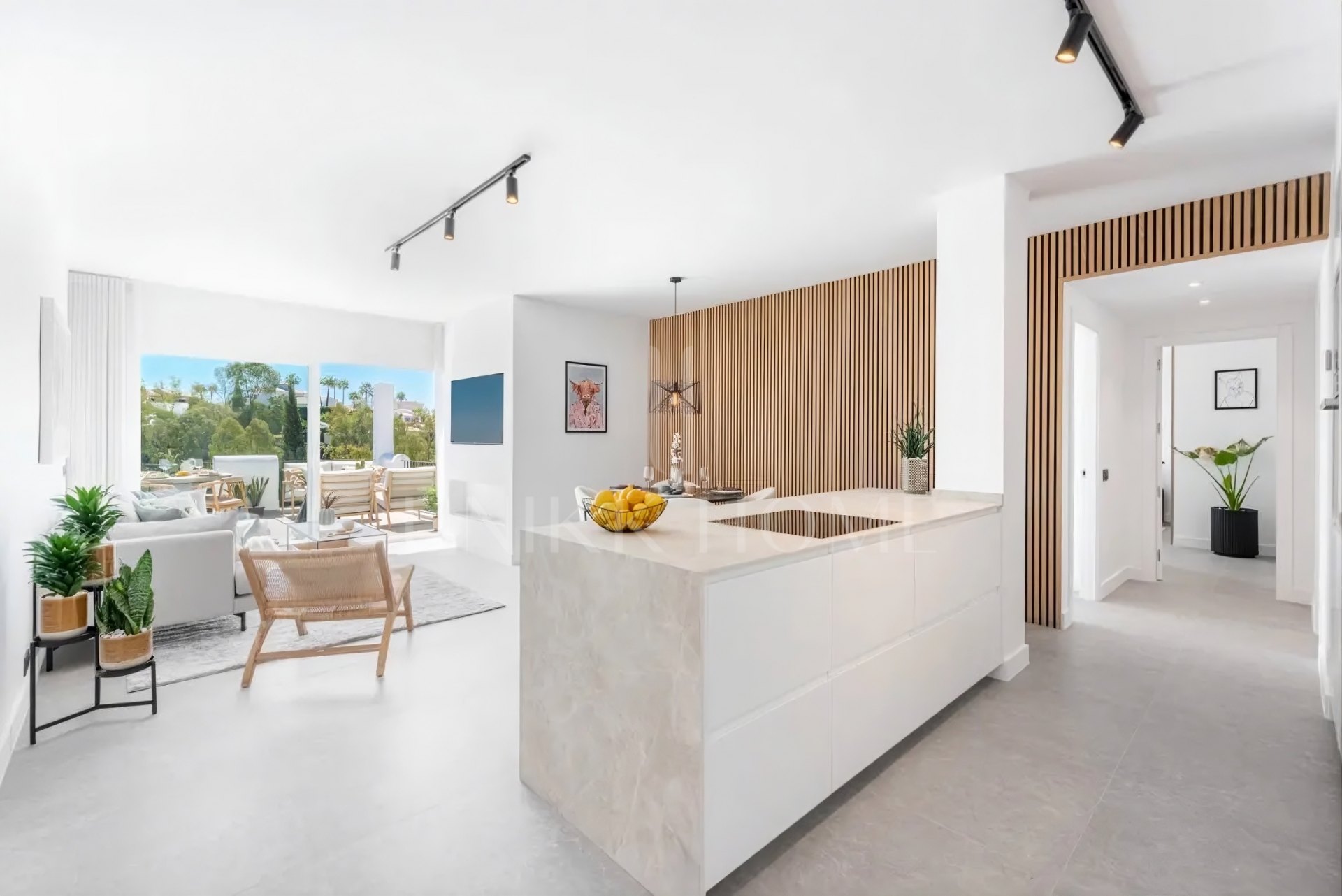 Apartamento en venta en Benahavis
