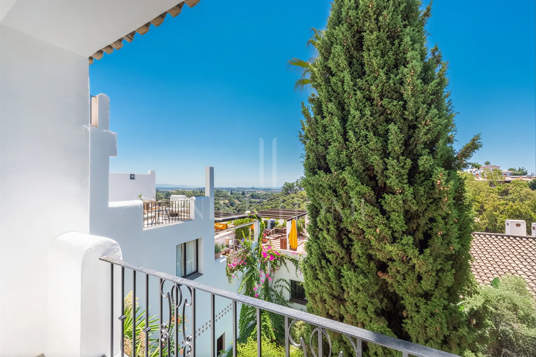 Apartamento en venta en Benahavis
