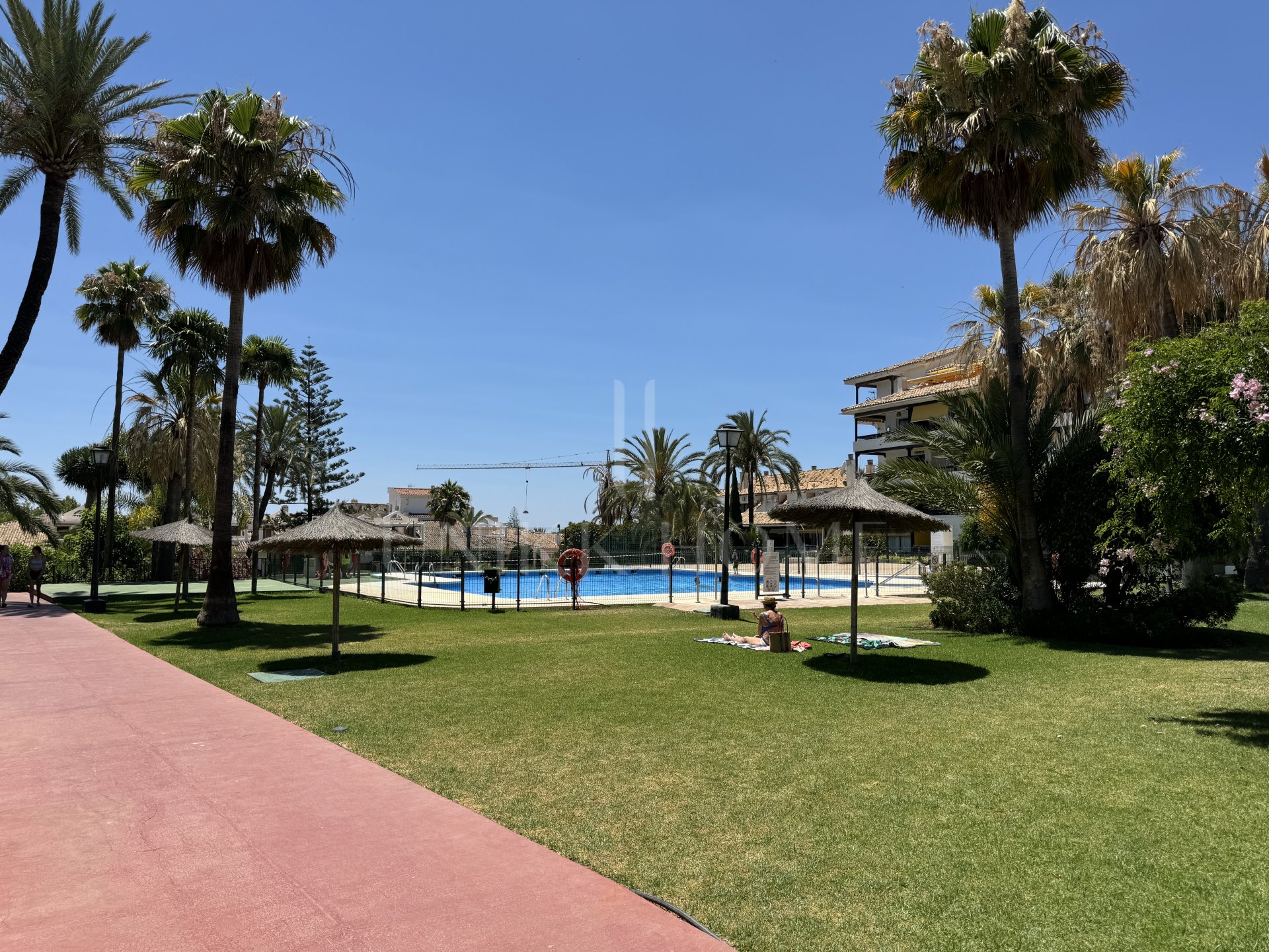 Ground Floor apartment with Golden Mile Garden