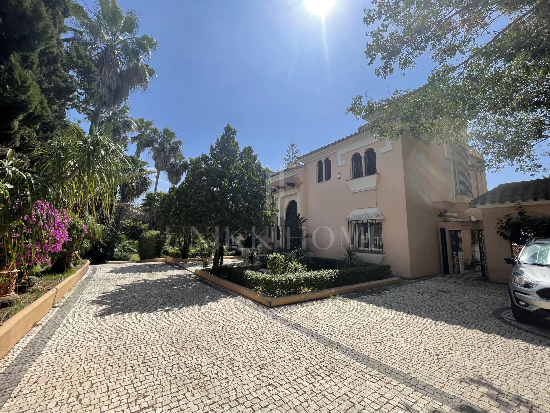 Frontline beach villa, New Golden Mile, Estepona