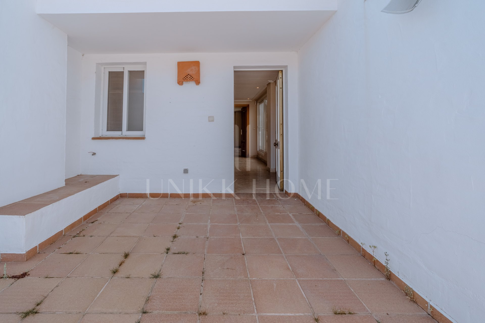 Semi/detached house in Selwo with big garden and sea views