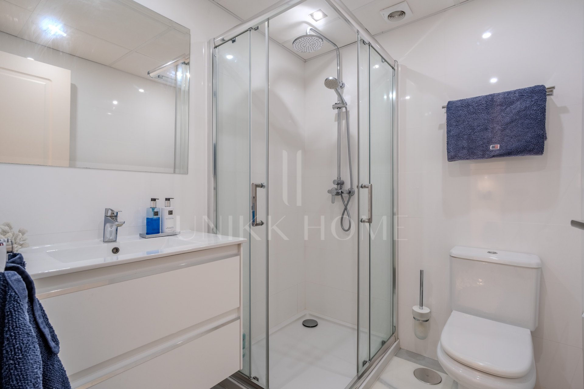 Wonderfull 2 bed apartment in the heart of Aloha / Nueva Andalucia.