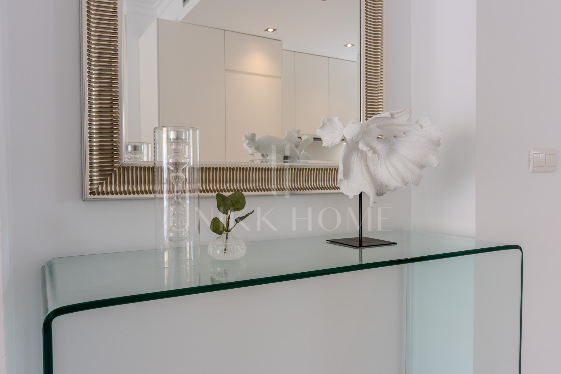 Wonderfull 2 bed apartment in the heart of Aloha / Nueva Andalucia.