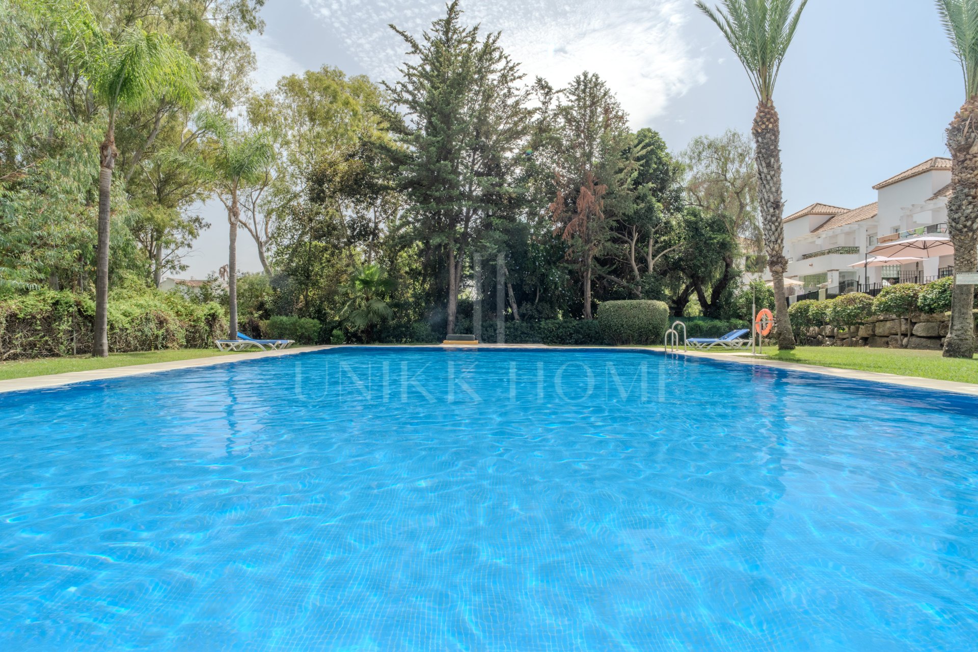 Wonderfull 2 bed apartment in the heart of Aloha / Nueva Andalucia.