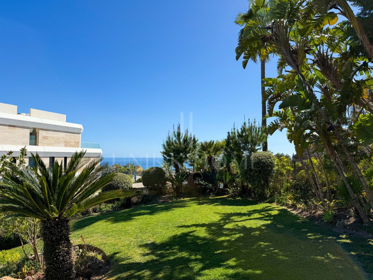 Villa en venta en New Golden Mile, Estepona Este