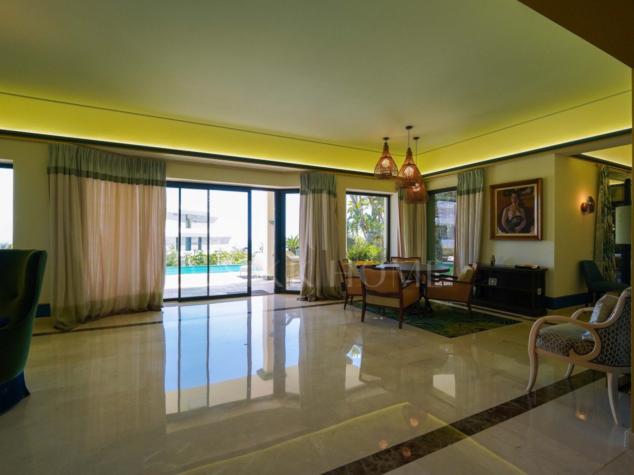 Villa en venta en New Golden Mile, Estepona Este