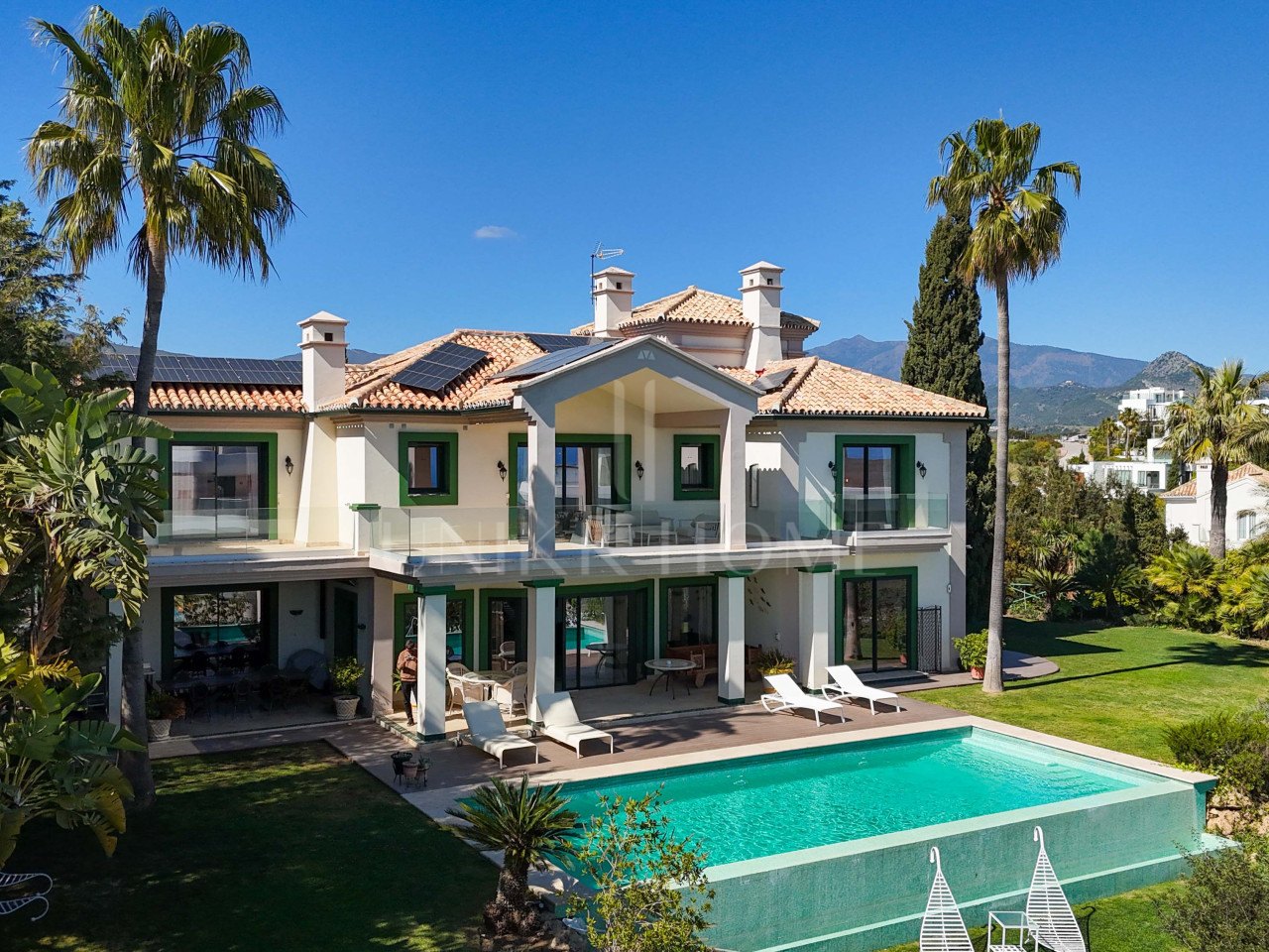 Villa en venta en New Golden Mile, Estepona Este