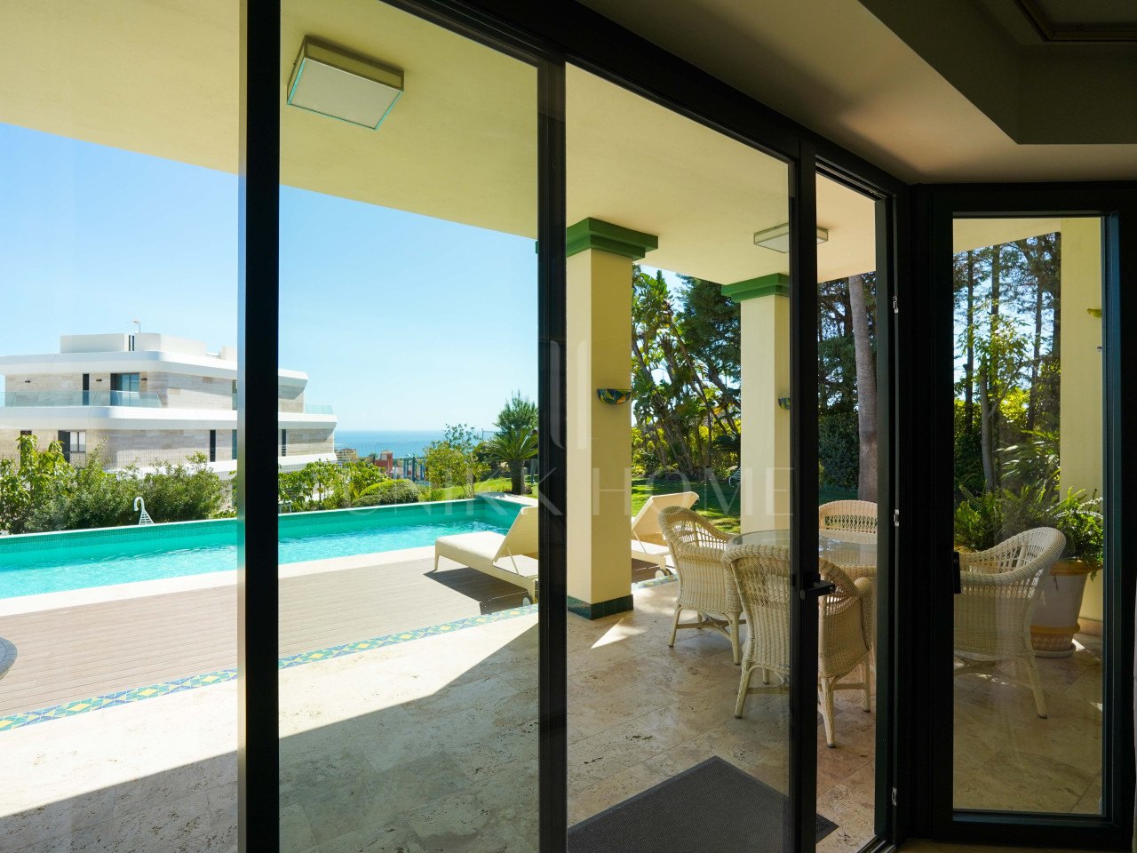 Villa en venta en New Golden Mile, Estepona Este