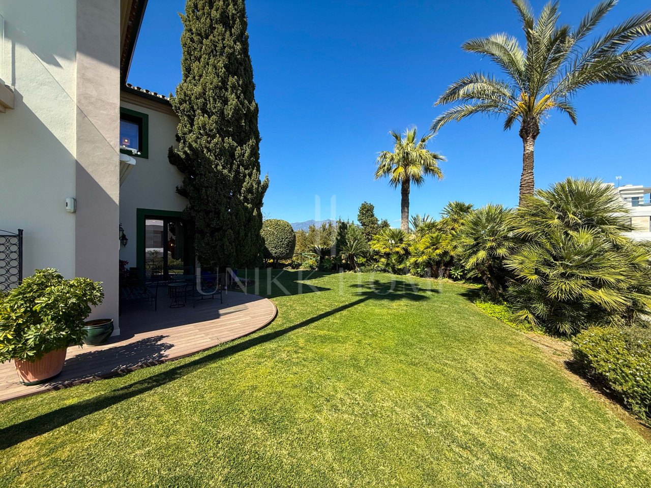 Villa en venta en New Golden Mile, Estepona Este