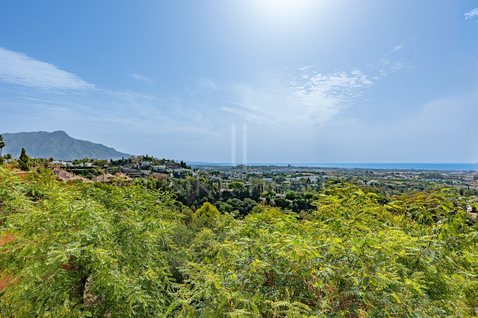 Exclusive Duplex Reformed with Panoramic Sea Views in La Quinta, Benahavís