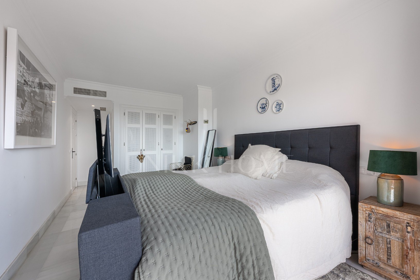 Exclusive Duplex Reformed with Panoramic Sea Views in La Quinta, Benahavís