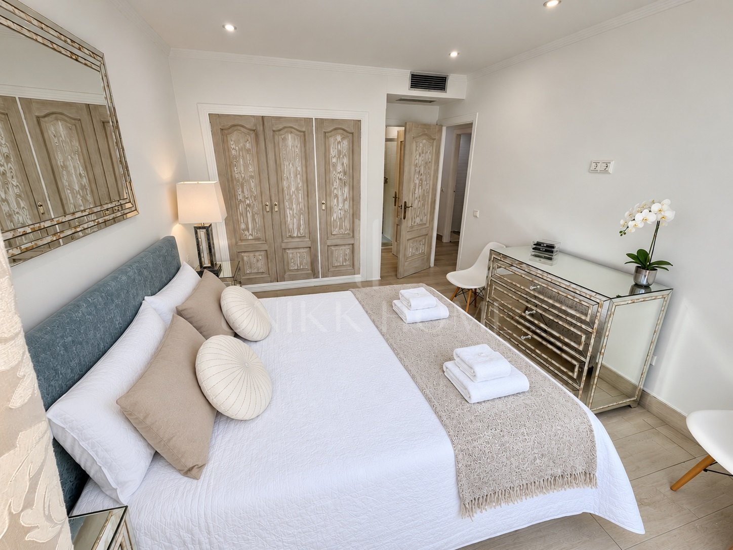 Apartment for sale in Aloha Golf