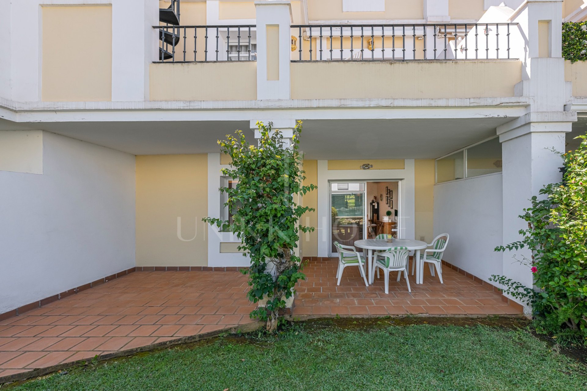 Ground-Floor Apartment for Sale in Aloha Gardens, Nueva Andalucía – Marbella