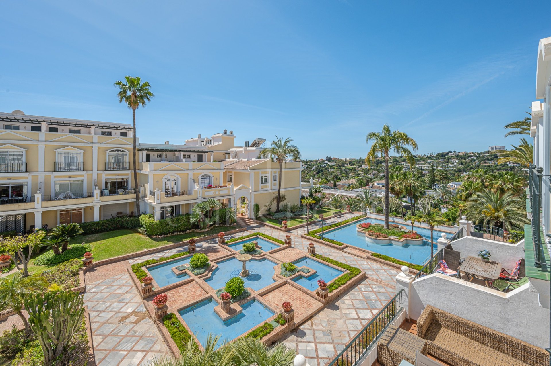 Ground-Floor Apartment for Sale in Aloha Gardens, Nueva Andalucía – Marbella
