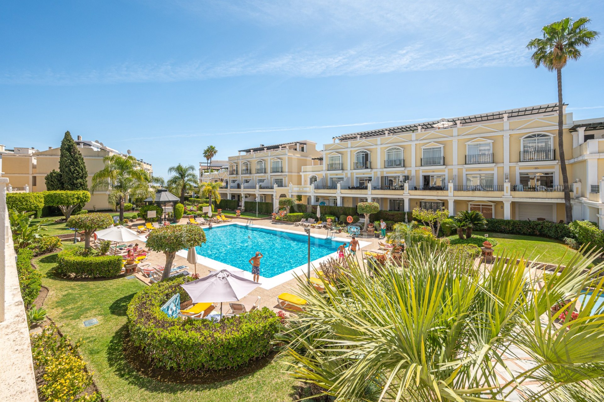 Ground-Floor Apartment for Sale in Aloha Gardens, Nueva Andalucía – Marbella