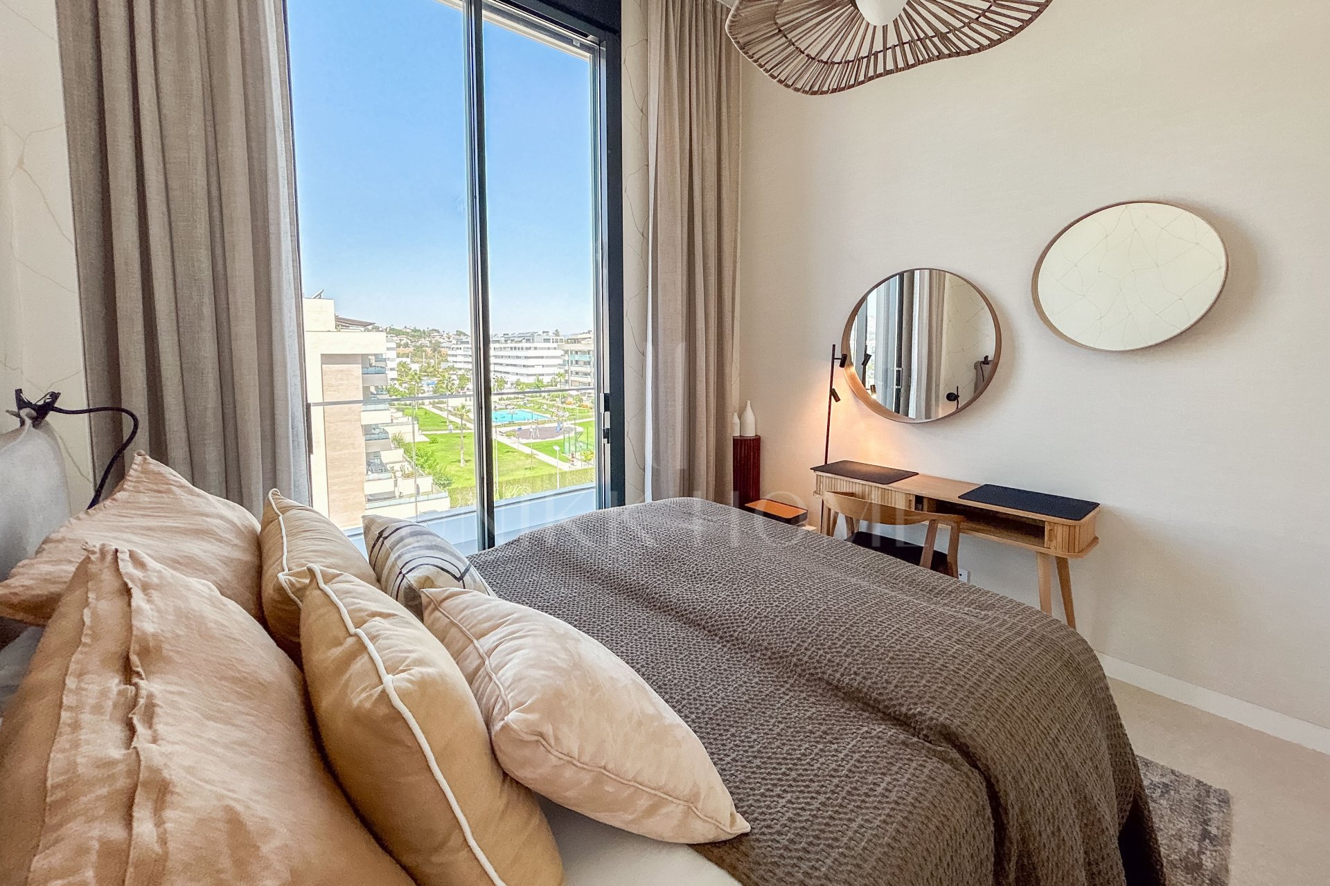 Exceptional two-level penthouse with a private pool in the prestigious Residencial Nereidas