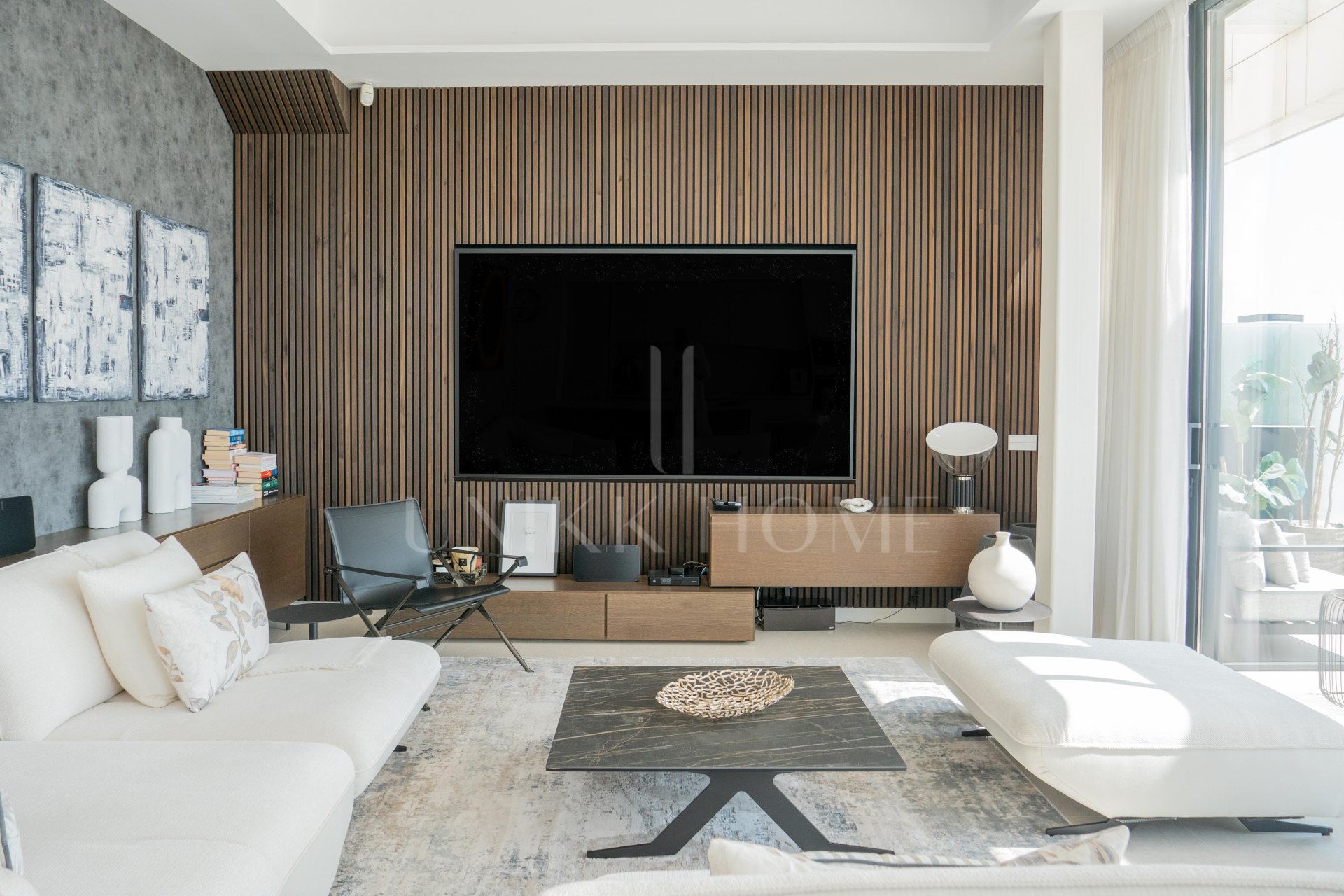 Exceptional two-level penthouse with a private pool in the prestigious Residencial Nereidas