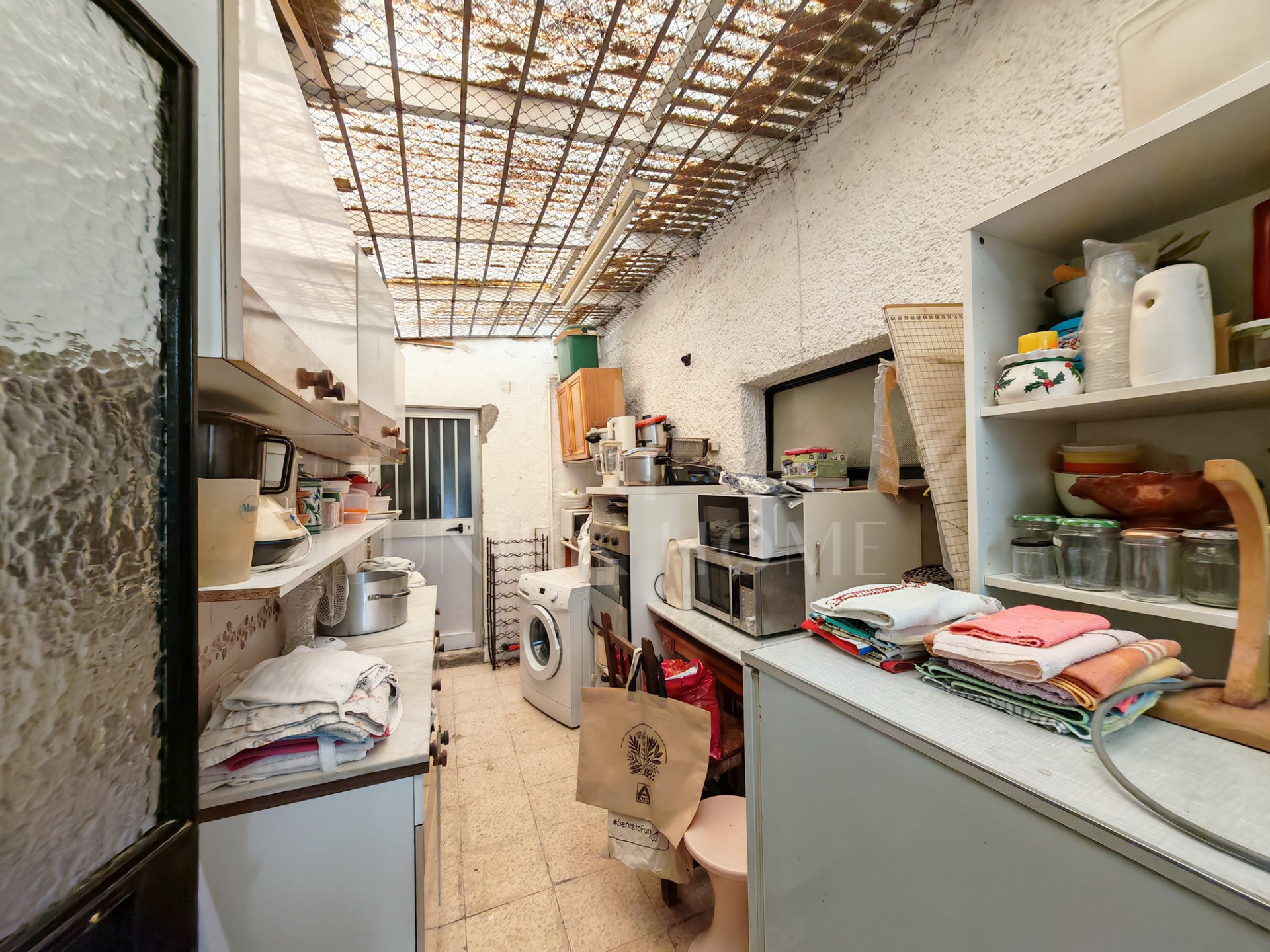 Oportunidad de renovación con dos Bungalows Invitados Independientes Cerca de Mijas Pueblo