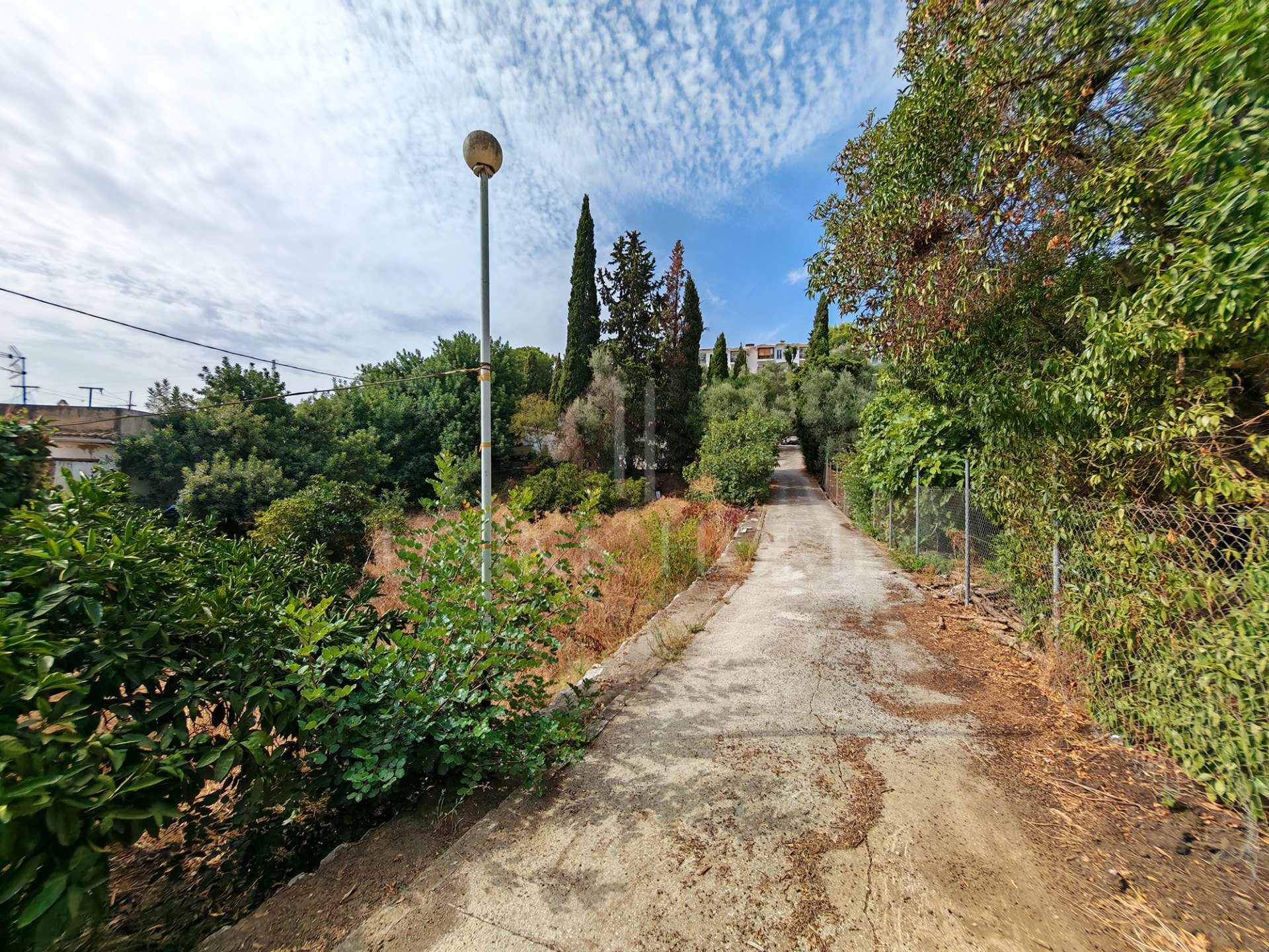 Oportunidad de renovación con dos Bungalows Invitados Independientes Cerca de Mijas Pueblo