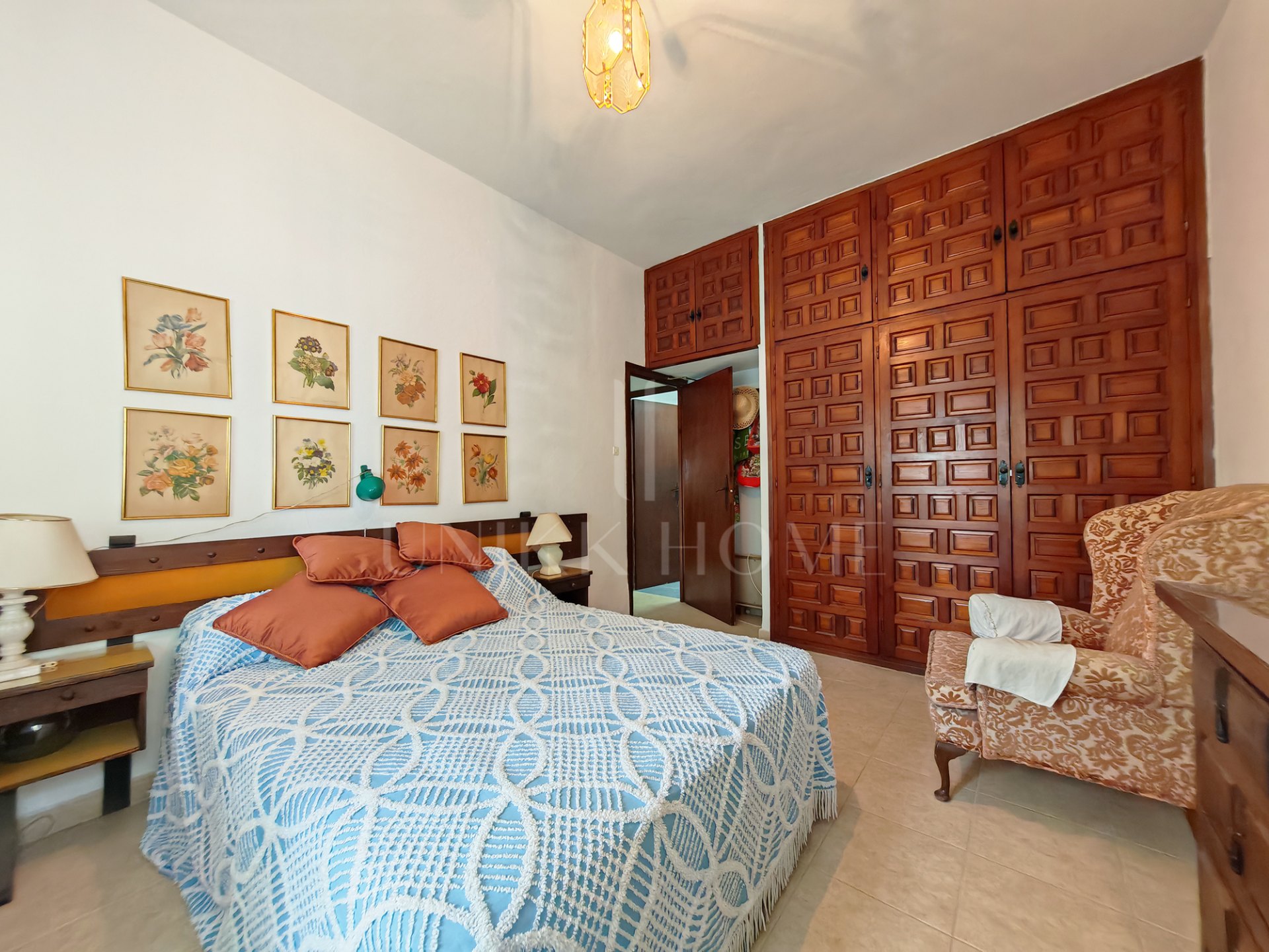 Oportunidad de renovación con dos Bungalows Invitados Independientes Cerca de Mijas Pueblo