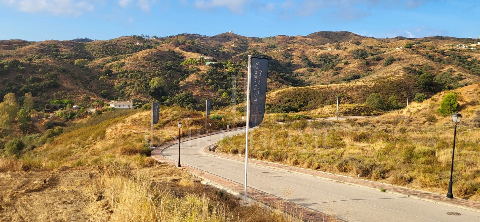 Contemporary villa for sale in La Reserva de la Cala Golf, Mijas, Spain