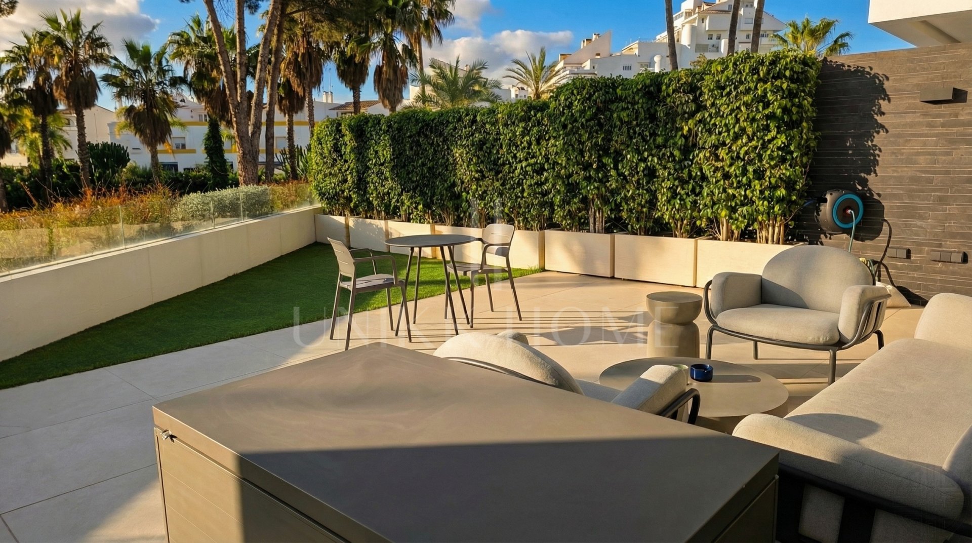 THE ISLAND, Estepona — Distinguished New-Build Residence with Sea & Mountain Views