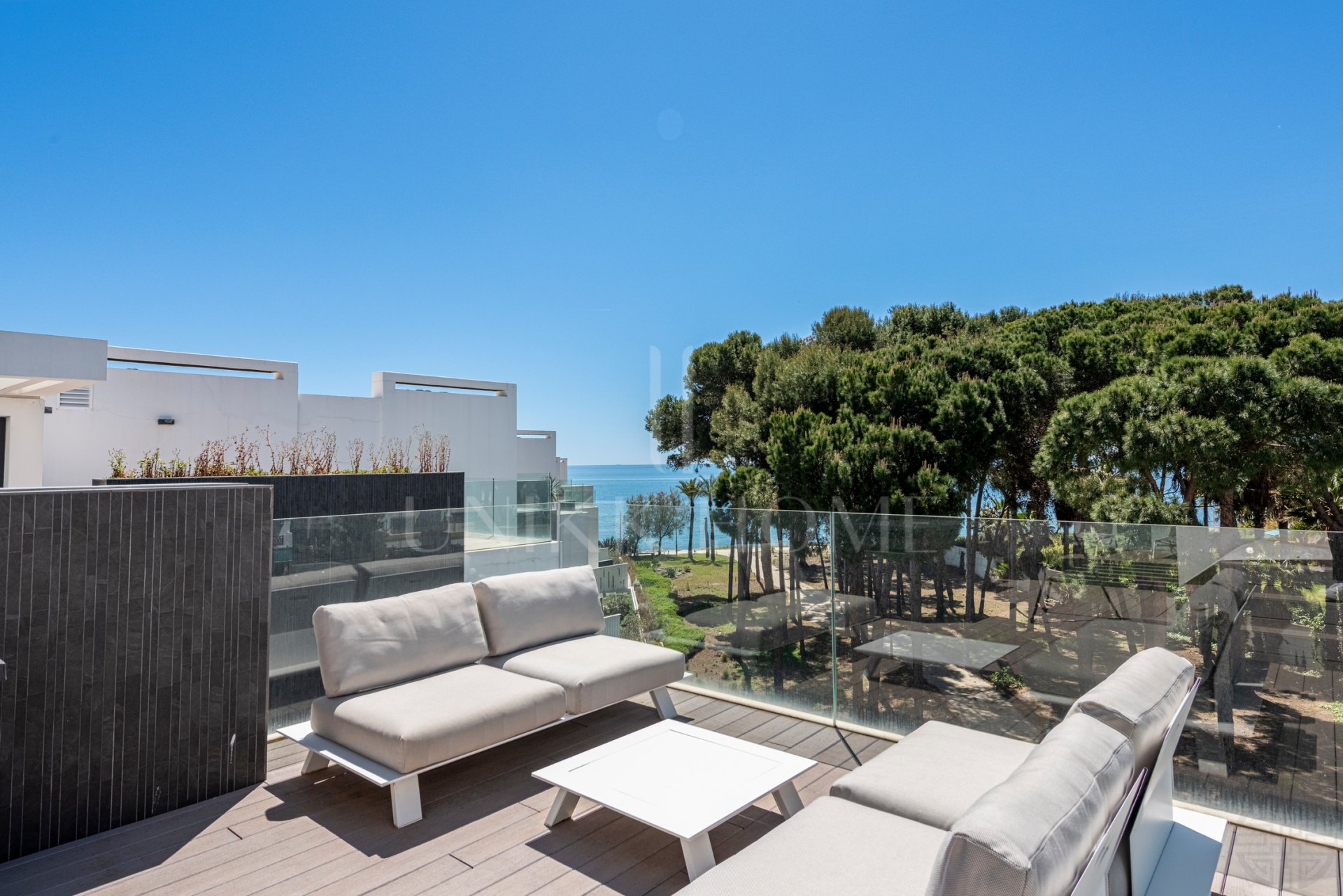 THE ISLAND, Estepona — Distinguished New-Build Residence with Sea & Mountain Views