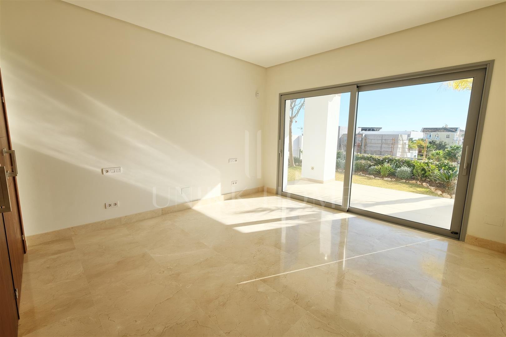 Villa de nueva construcción en Puerto del Capitán, Benahavís