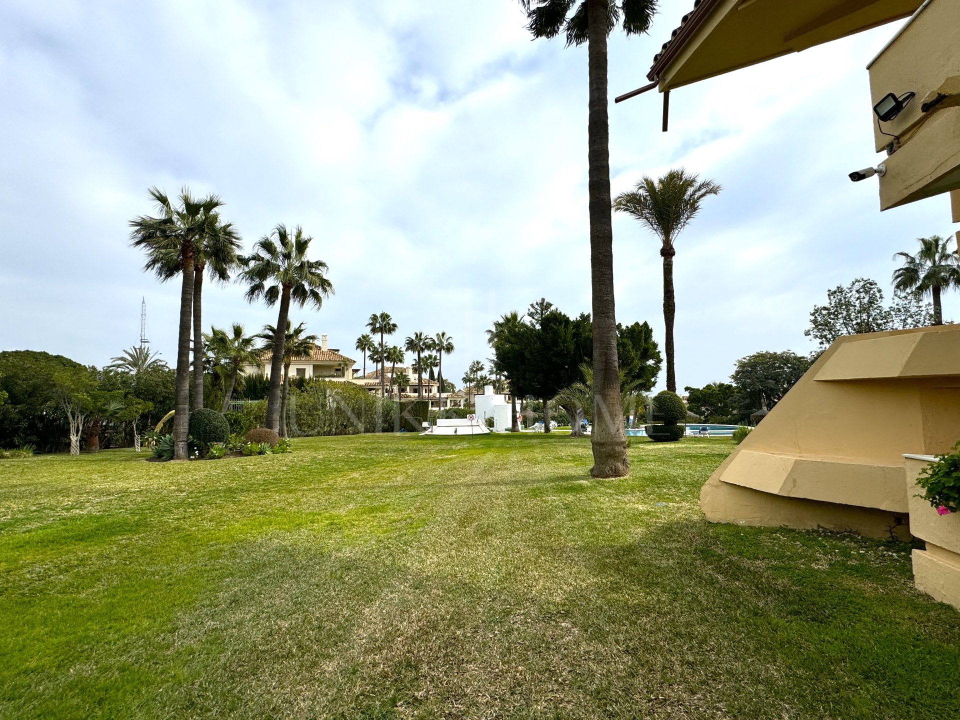 Duplex for sale in Las Brisas Country Club Nueva Andalucia