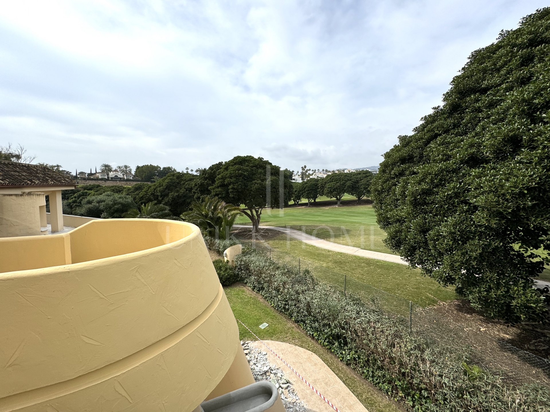 Duplex for sale in Las Brisas Country Club Nueva Andalucia