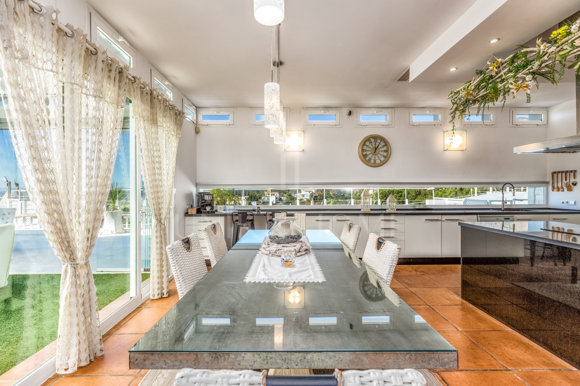 Exclusiva Villa Panorámica en venta en la Sierra de Estepona