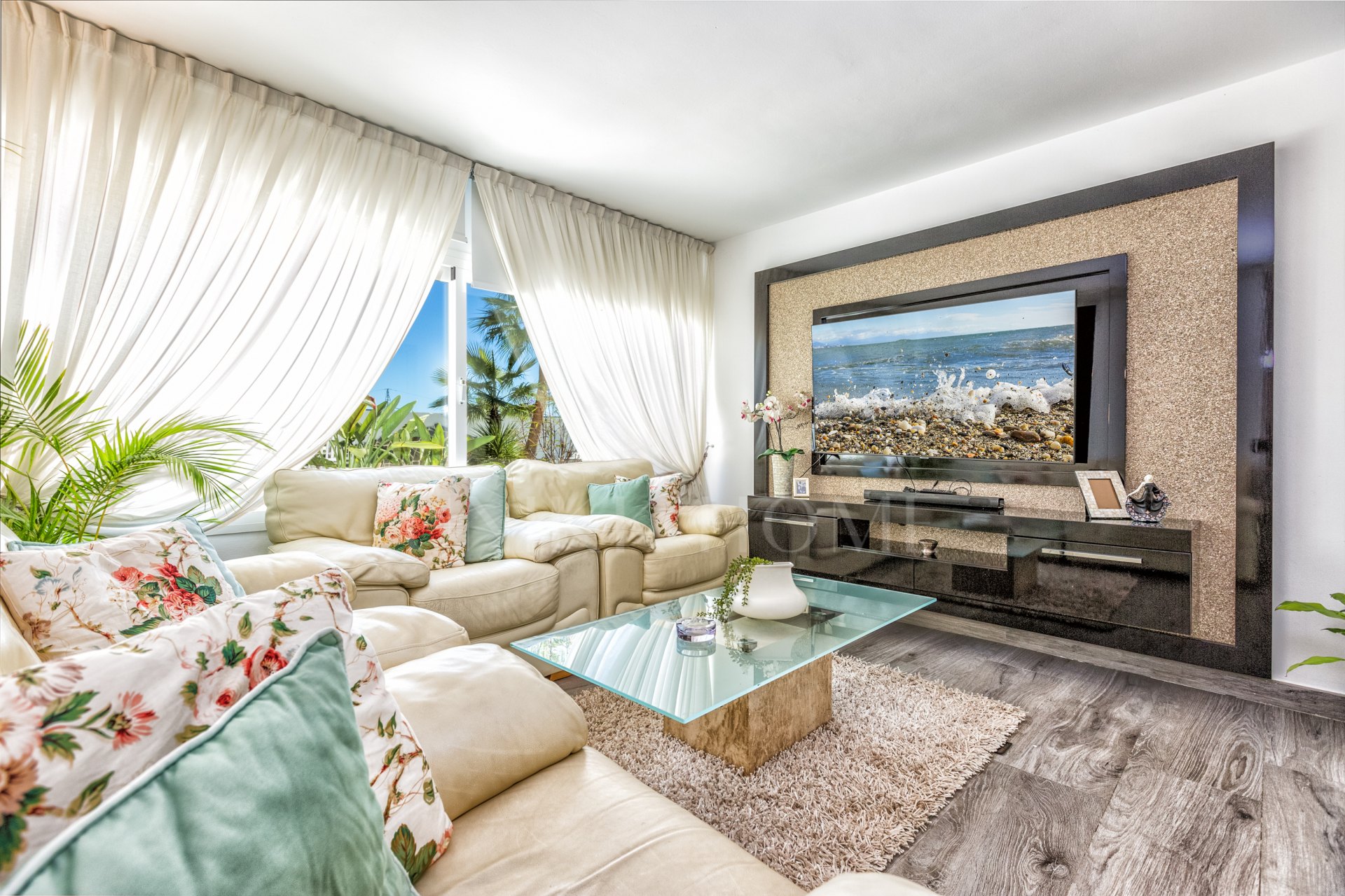 Exclusiva Villa Panorámica en venta en la Sierra de Estepona