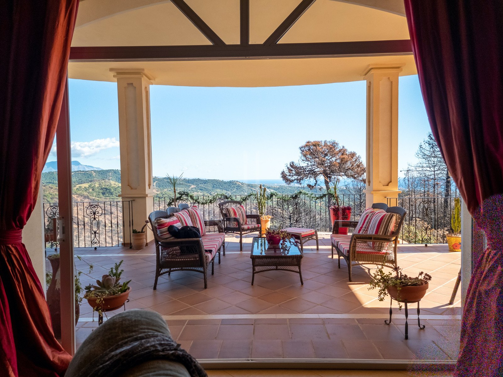 Country estate for sale in Estepona