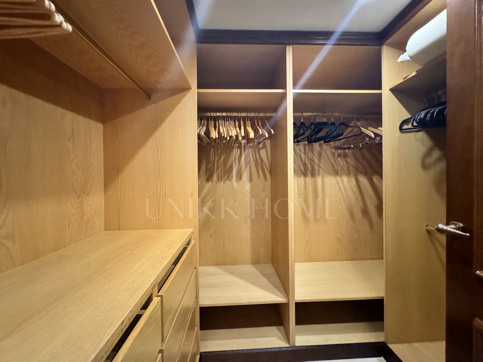 Apartment for sale in The Private Wing of hotel Melia (Kempinski) New Golden Mile