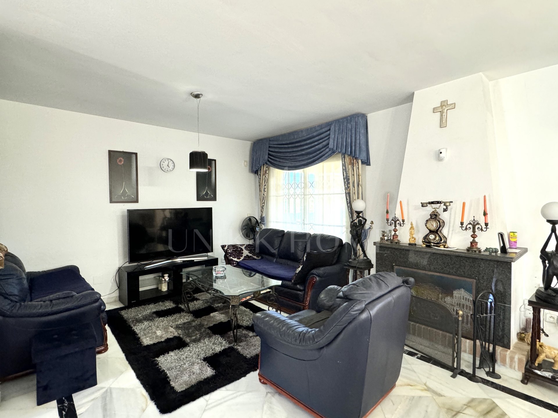 Vivienda unifamiliar de estilo Mediterráneo en urbanización en venta en Monte Biarritz