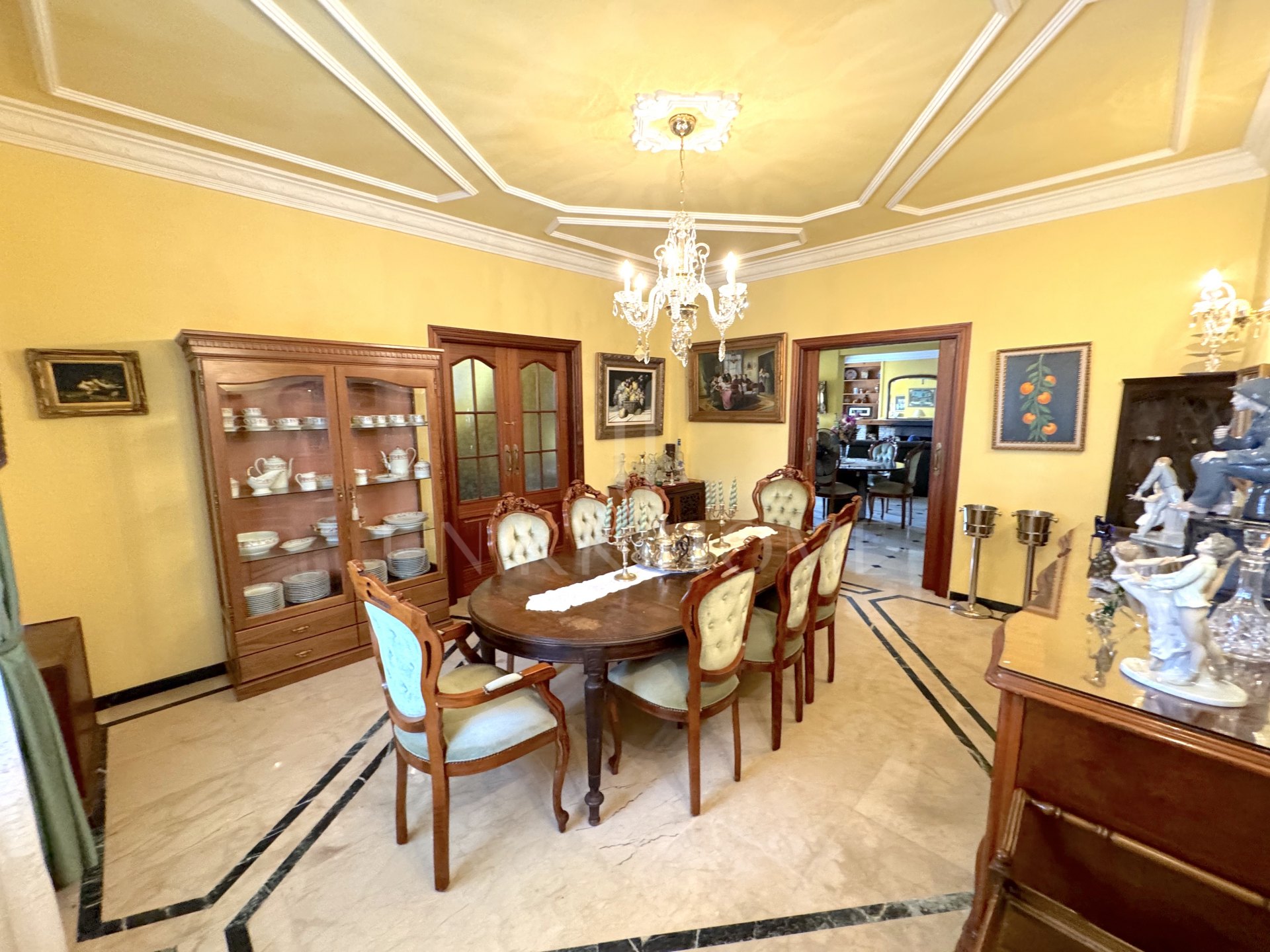 Unique Investment Opportunity in Estepona: Luxury Villa Near the Beach