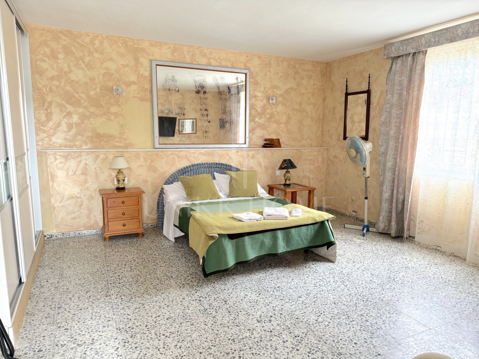 Unique Investment Opportunity in Estepona: Luxury Villa Near the Beach