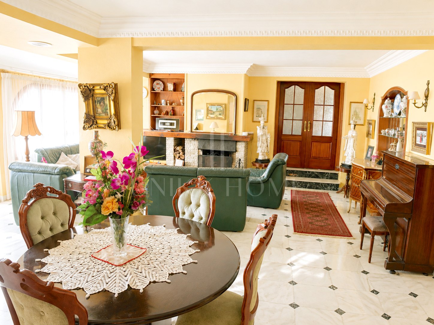 Unique Investment Opportunity in Estepona: Luxury Villa Near the Beach