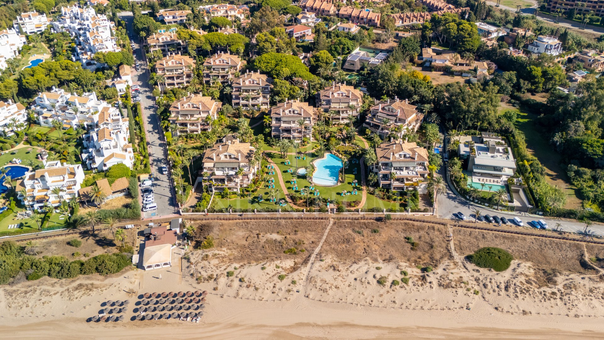 Luxury 3 Bedroom Beachfront Apartment with Sea Views | Los Monteros Playa, Marbella